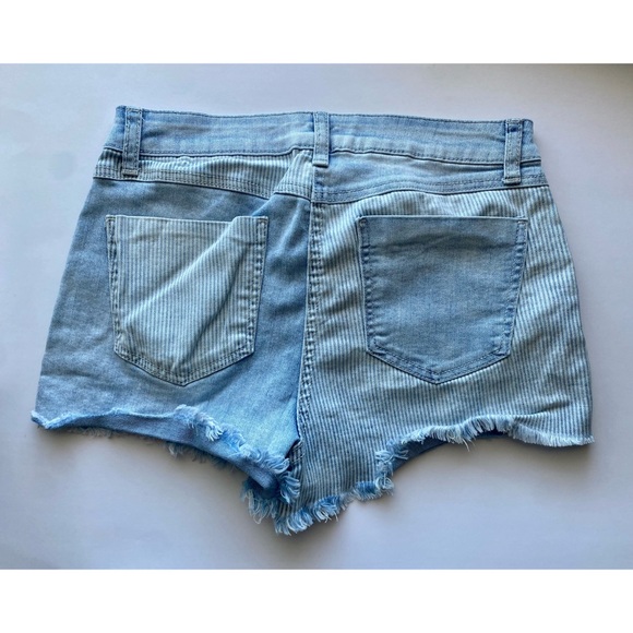 Marshalls Light Wash Jean Shorts - Picture 2 of 3